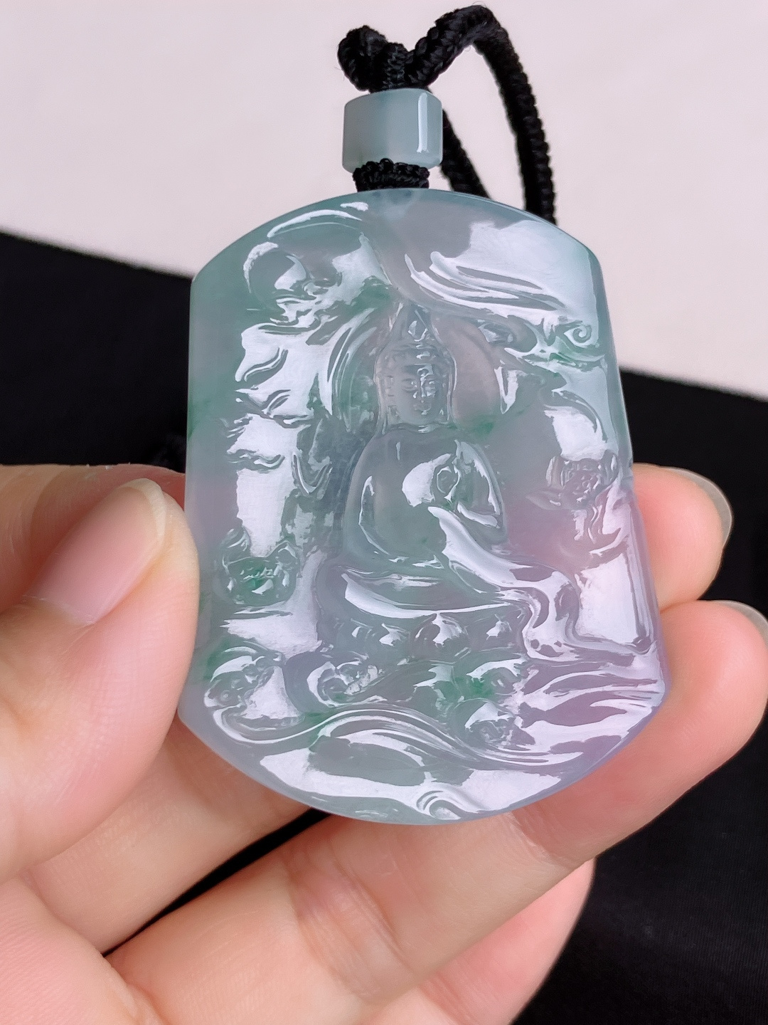 双彩观音，晶莹剔透，特色，尺寸52/40.6/5.8/自然光实拍