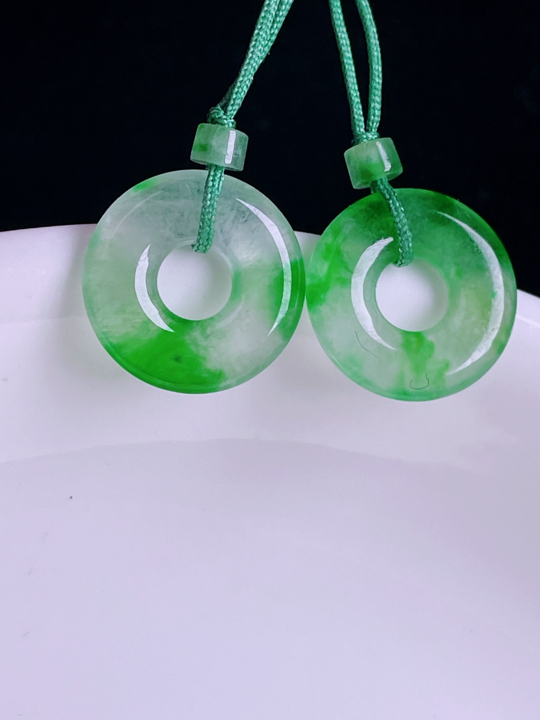 ️冰绿耳坠，老种起光，细底通透，尺寸：12/2mm0705
