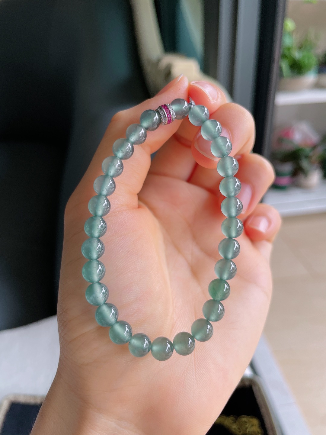 天然翡翠A货，冰蓝水手串，尺寸：6.3mm。