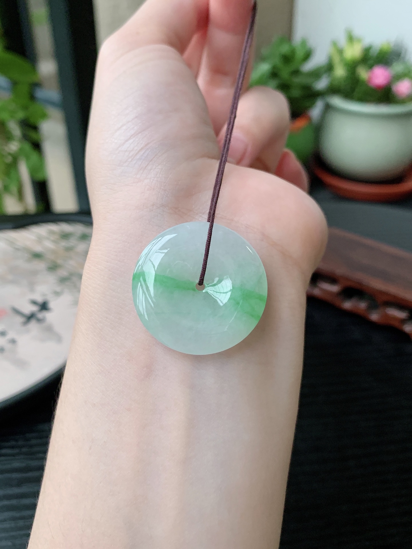 老坑冰种胶感飘阳绿平安扣吊坠,裸石尺寸:28.6-5.1mm
