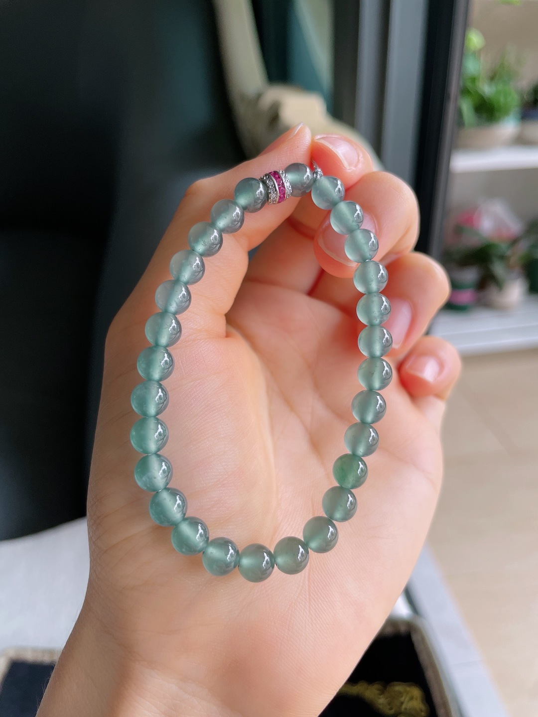 天然翡翠A货，冰蓝水手串，尺寸：6.3mm。