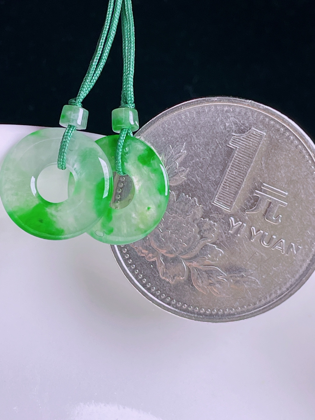 ️冰绿耳坠，老种起光，细底通透，尺寸：12/2mm0705