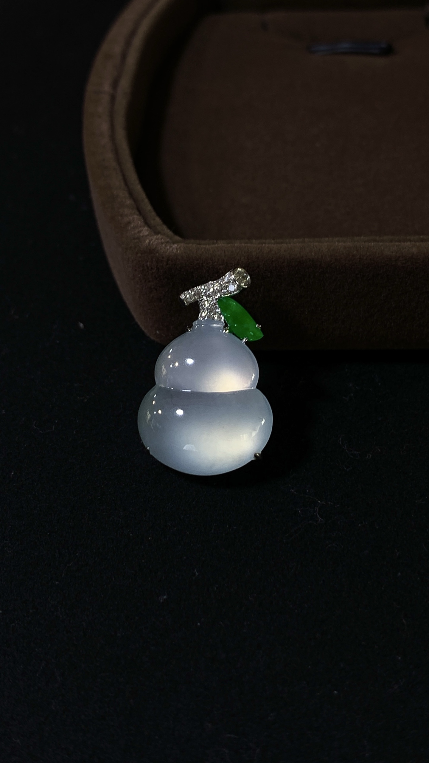 ️【18k金镶嵌葫芦吊坠】冰润水透，种老细腻起荧尺寸：成品：23.5*15.3*8.8，裸石：17.3*15.3*5,a6385
