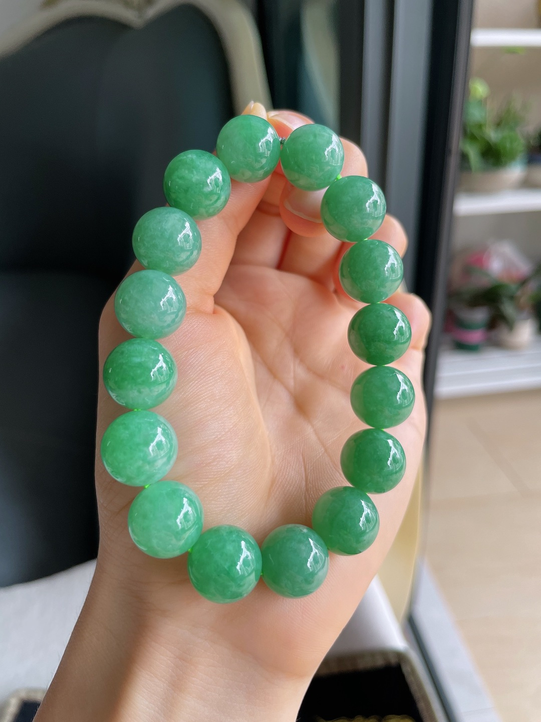 ️，缅甸天然翡翠A货，满绿手串，尺寸：13mm。【编4481】