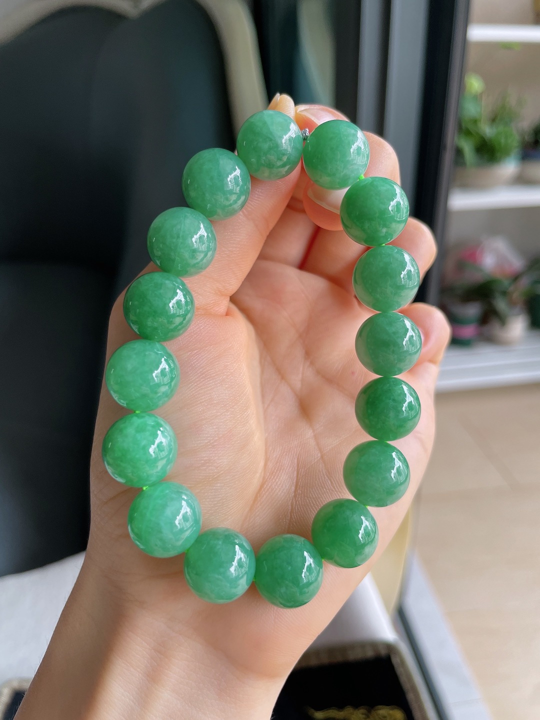 ️，缅甸天然翡翠A货，满绿手串，尺寸：13mm。【编4481】