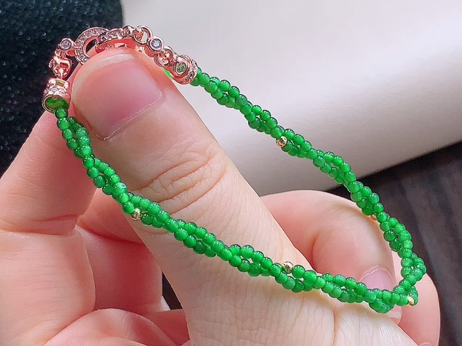 ️ 满绿手串，尺寸取一2.3mm，包A附证书