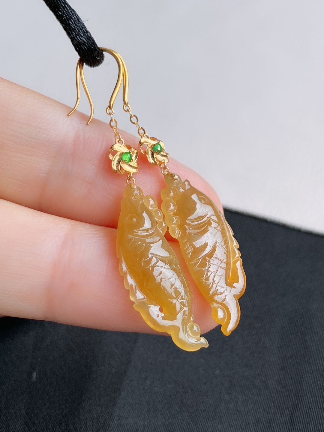 冰黄小鱼儿耳环，简约时尚，尺寸43.6/25/9.3/4/自然光实拍
