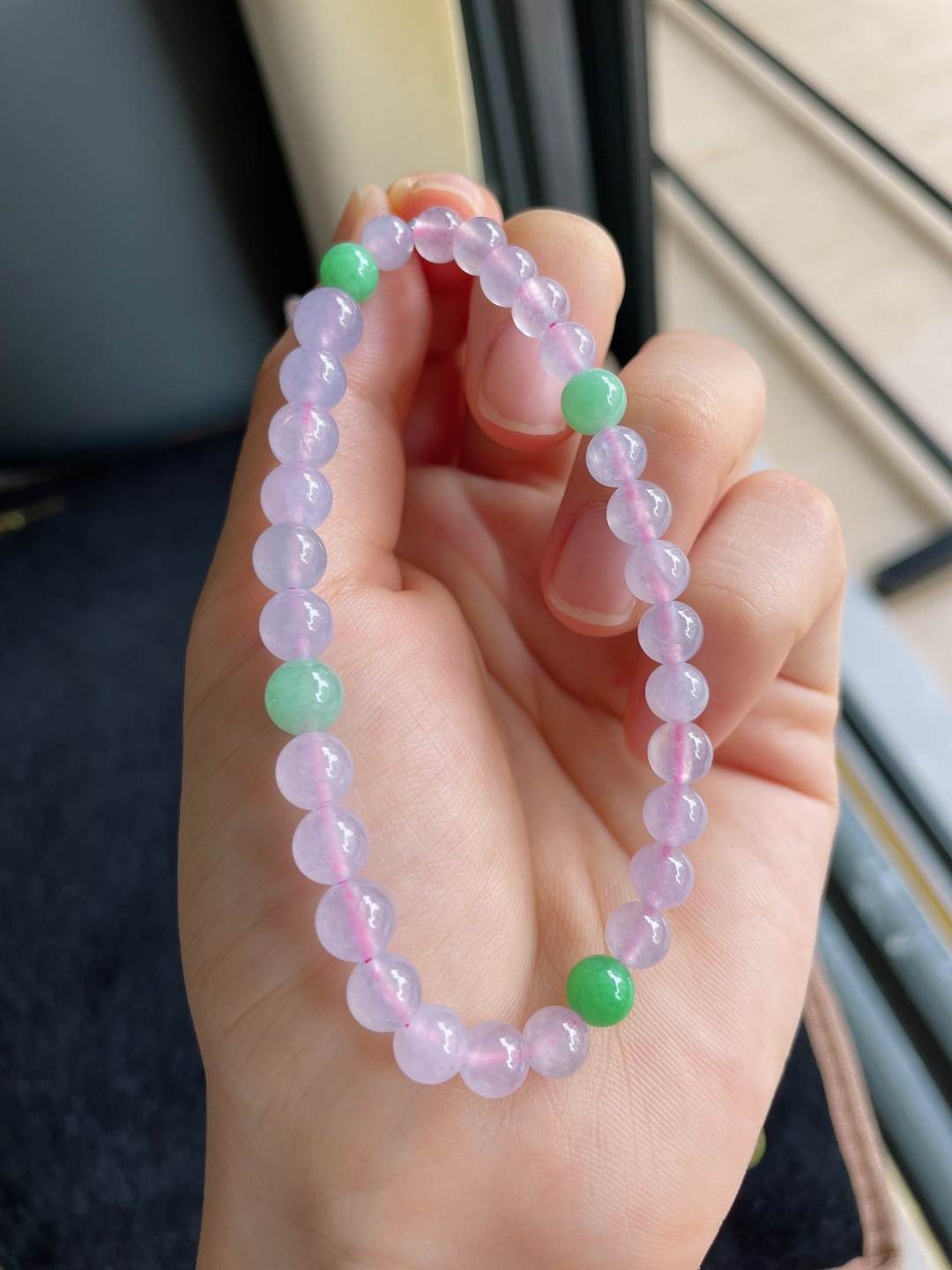 缅甸天然翡翠A货，冰紫双彩手串，尺寸：6.8mm。