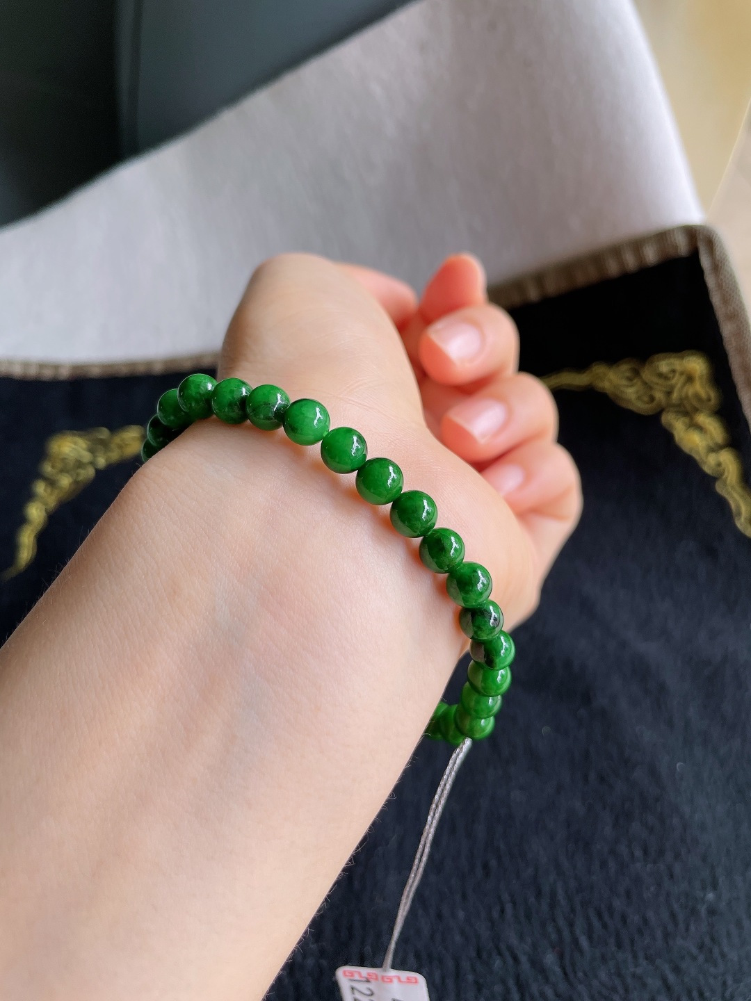 ️，缅甸天然翡翠A货，满绿辣绿手串，尺寸：6mm。【编4389】