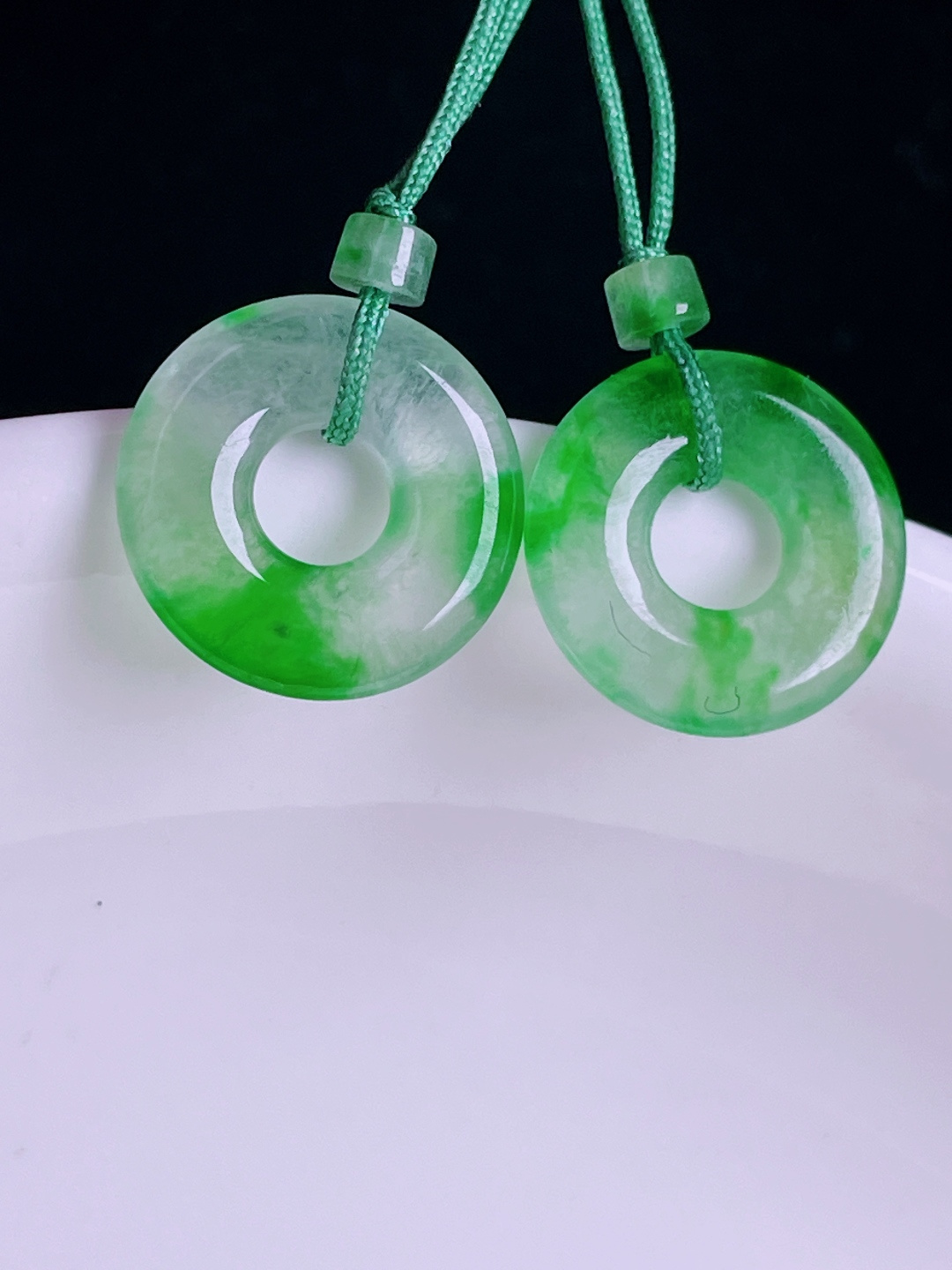 ️冰绿耳坠，老种起光，细底通透，尺寸：12/2mm0705