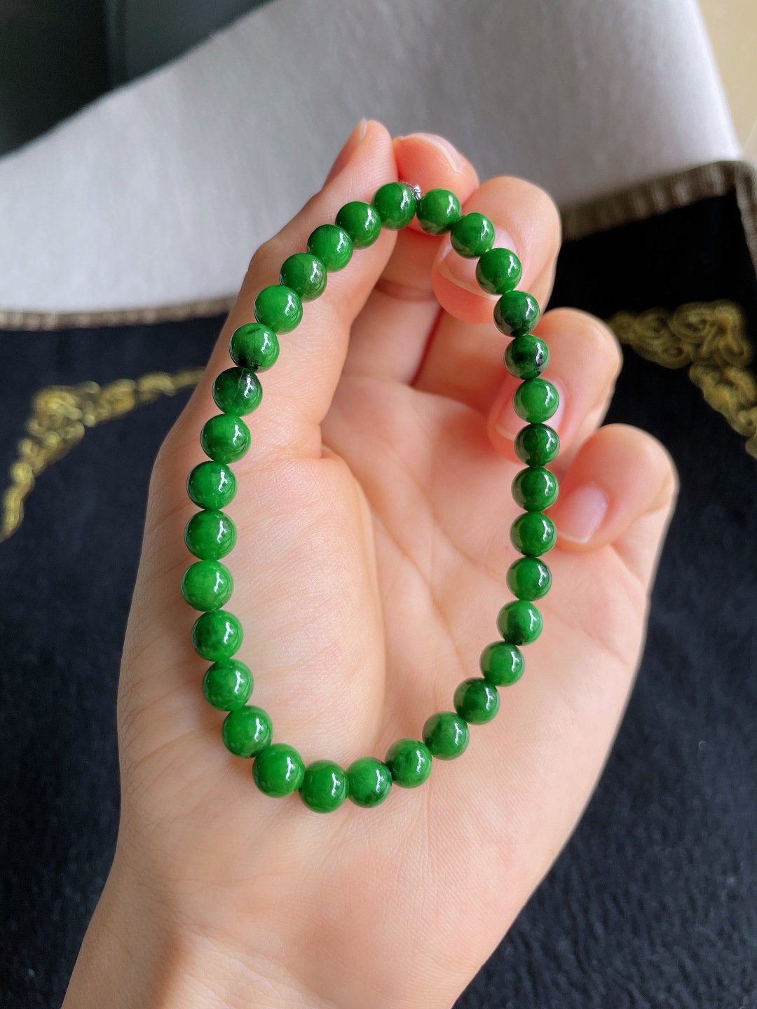 ️，缅甸天然翡翠A货，满绿辣绿手串，尺寸：6mm。【编4389】