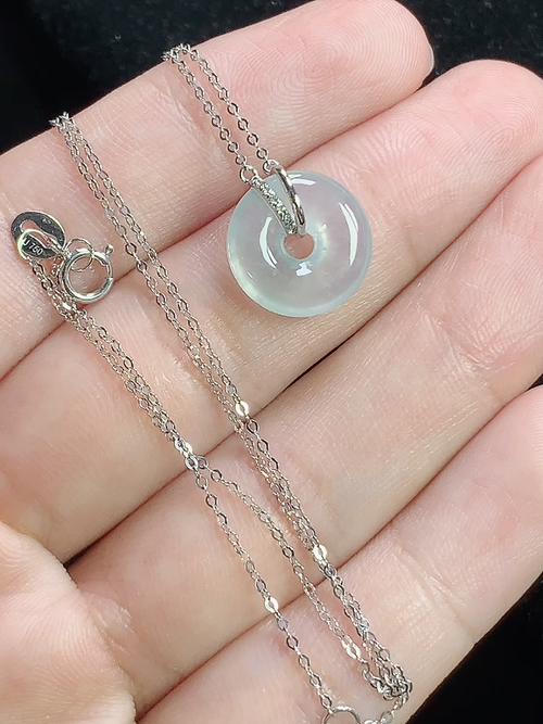 18k金镶冰种甜甜圈锁骨链，裸石尺寸12.7-3.8mm，d05lhd