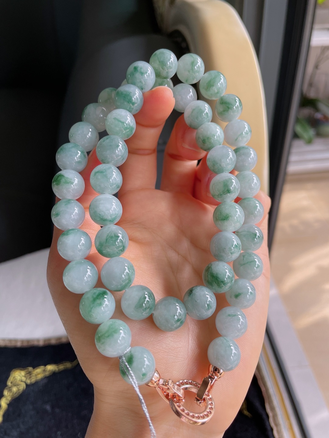 缅甸天然翡翠A货，冰种飘花项链，尺寸：11.6mm45颗。【编3828】