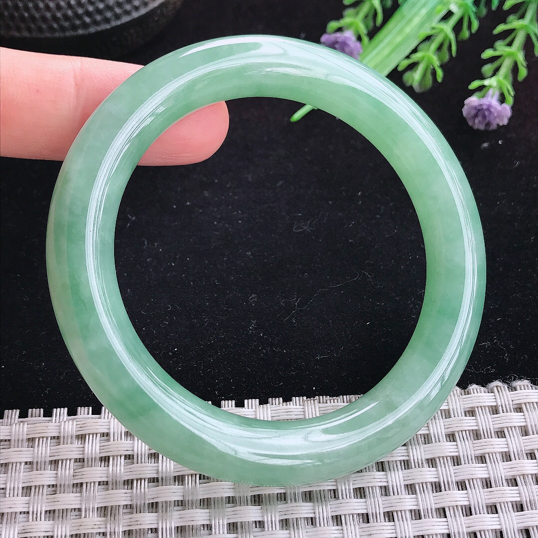 实拍A货翡翠54/9.9/10老坑冰润晴绿满绿圆条手镯平安镯百搭
