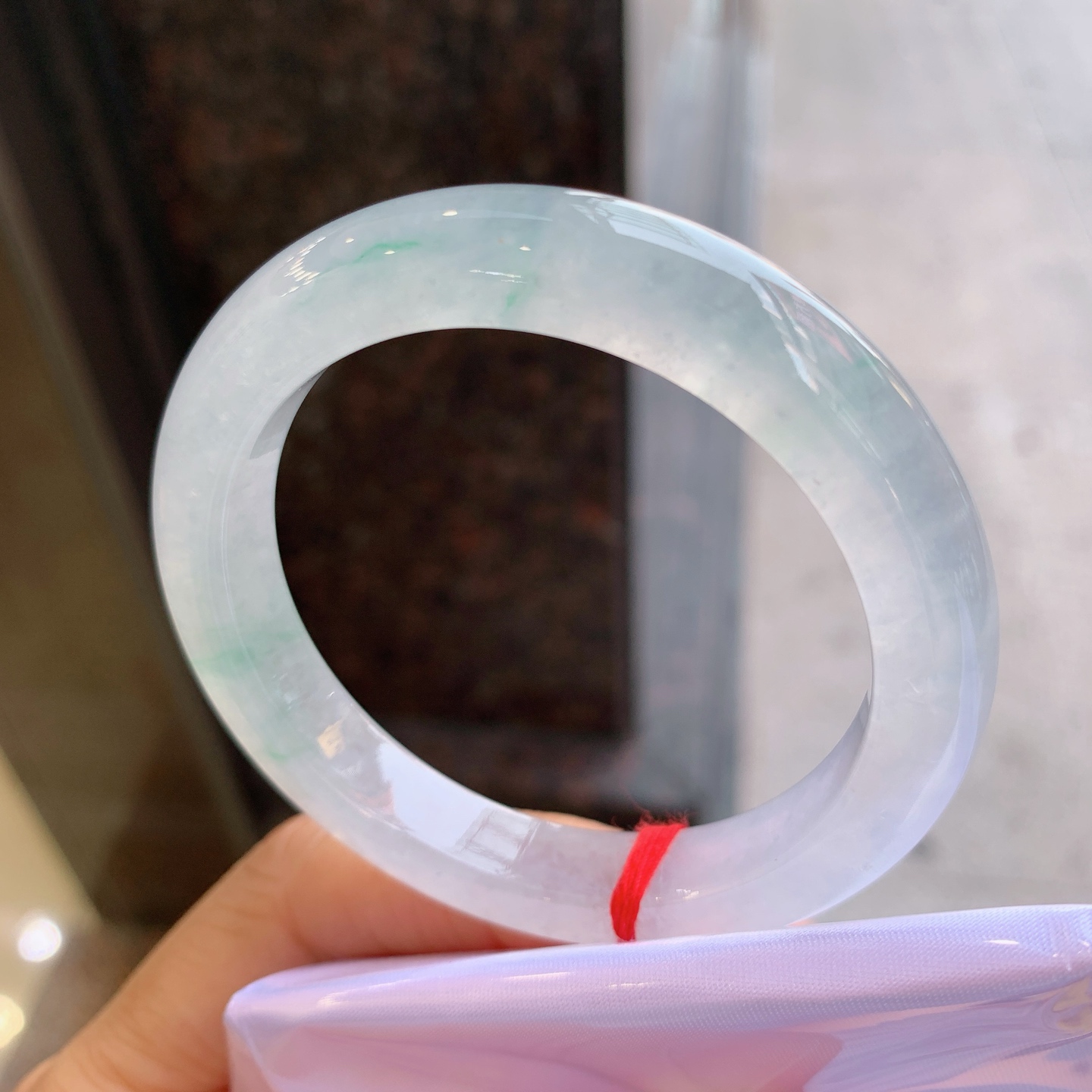 正圈冰飘绿 无裂 尺寸：51.2/10/8.6