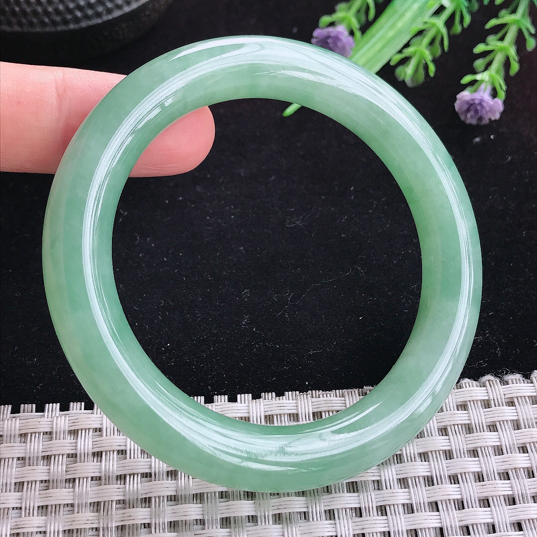 实拍A货翡翠54/9.9/10老坑冰润晴绿满绿圆条手镯平安镯百搭