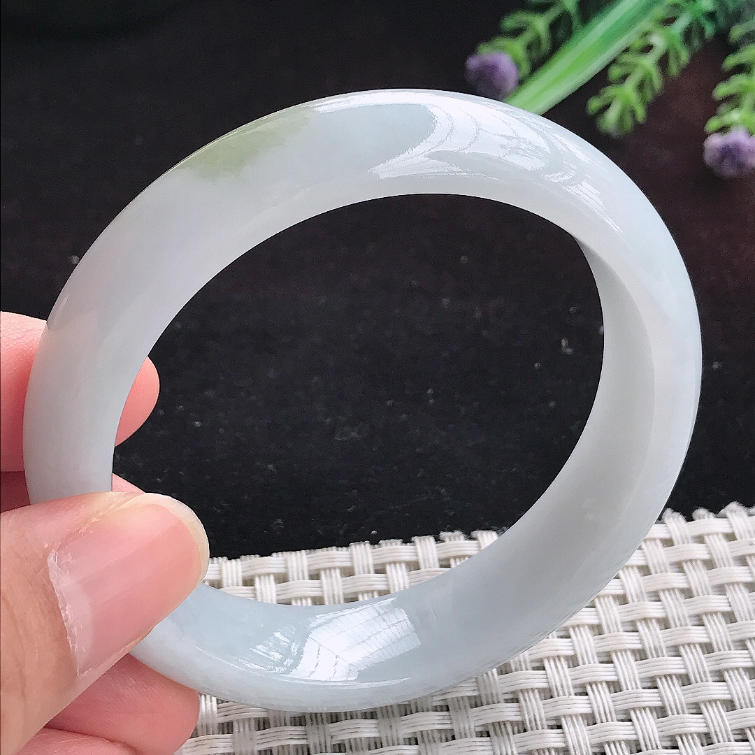 实拍A货翡翠56/14.8/8.3老坑秀气温润飘花手镯宽边玉镯平安镯百搭