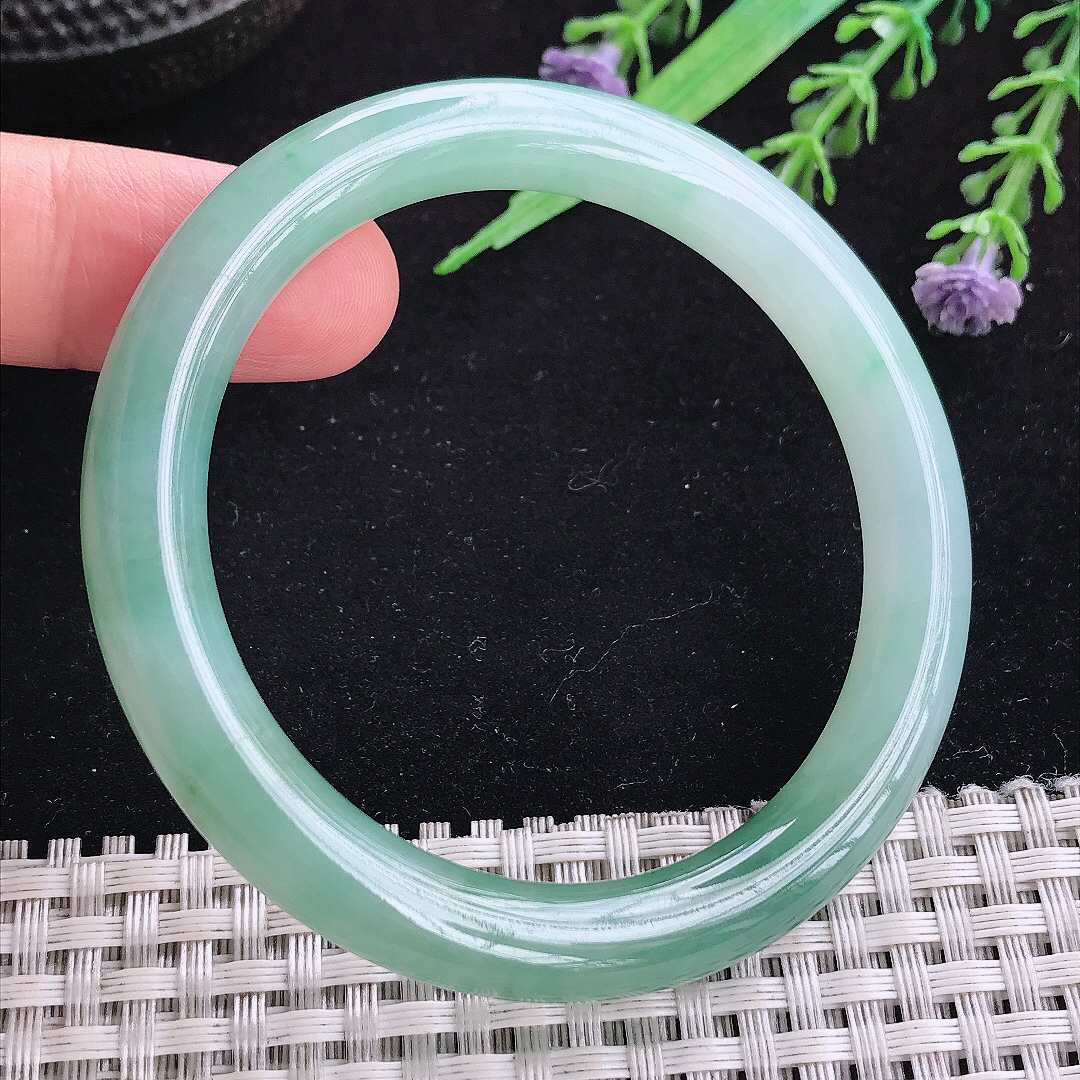 实拍A货翡翠53.5/8.6/8.5老坑冰润起胶飘花圆条手镯玉镯平安镯百搭
