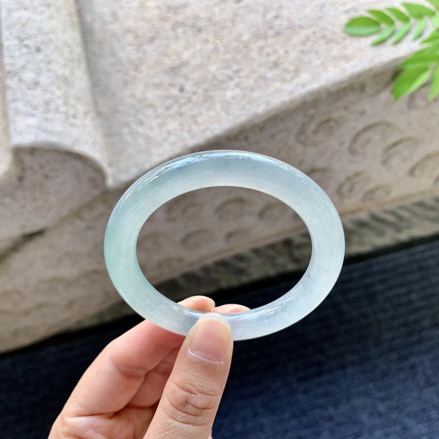 圆条50 51，圈口51.4/8.3/8.7，编码C5080707，糯冰飘花，水润，种老，细腻，打灯有絮线