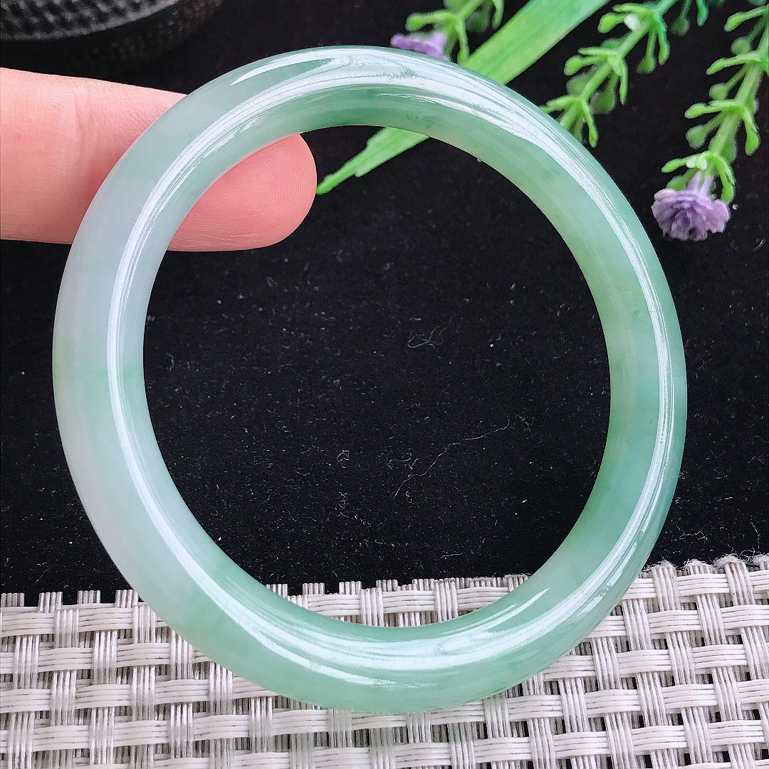 实拍A货翡翠53.5/8.6/8.5老坑冰润起胶飘花圆条手镯玉镯平安镯百搭