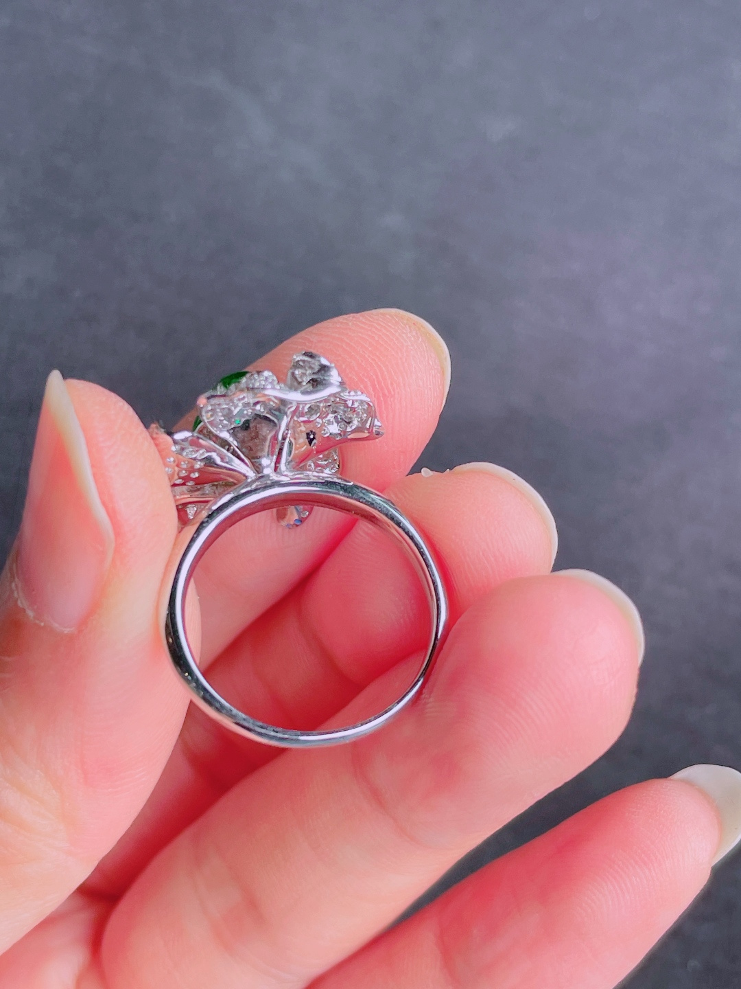 高冰绿葫芦戒指 晶莹剔透，新颖时尚，品相，8.5-7-3