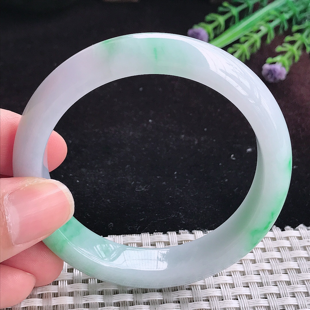 实拍A货翡翠55.5/13.1/8.5老坑温润飘阳绿手镯宽边玉镯平安镯百搭