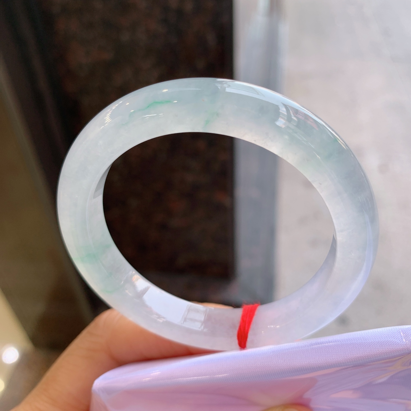 正圈冰飘绿 无裂 尺寸：51.2/10/8.6
