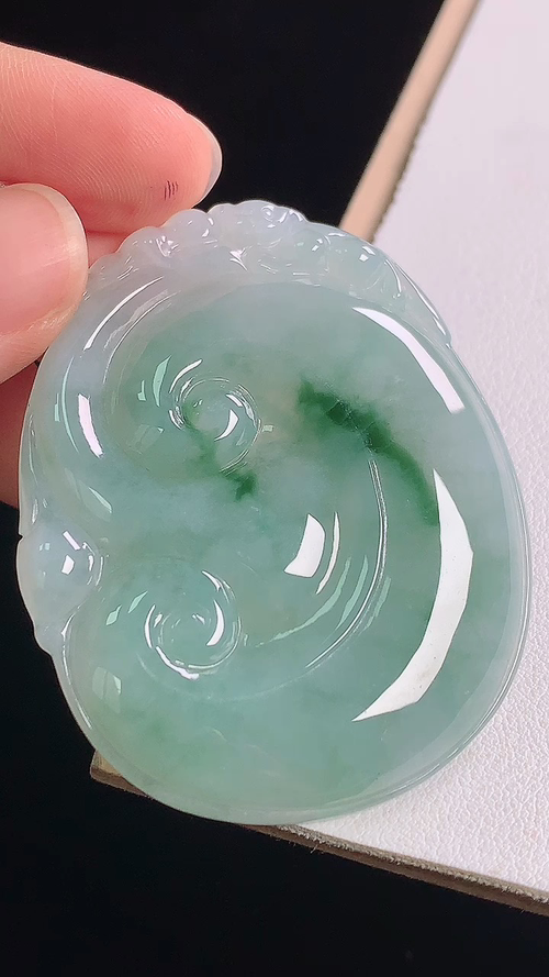 ️冰飘花如意，无裂，尺寸:52.9-42.5-5.8mm