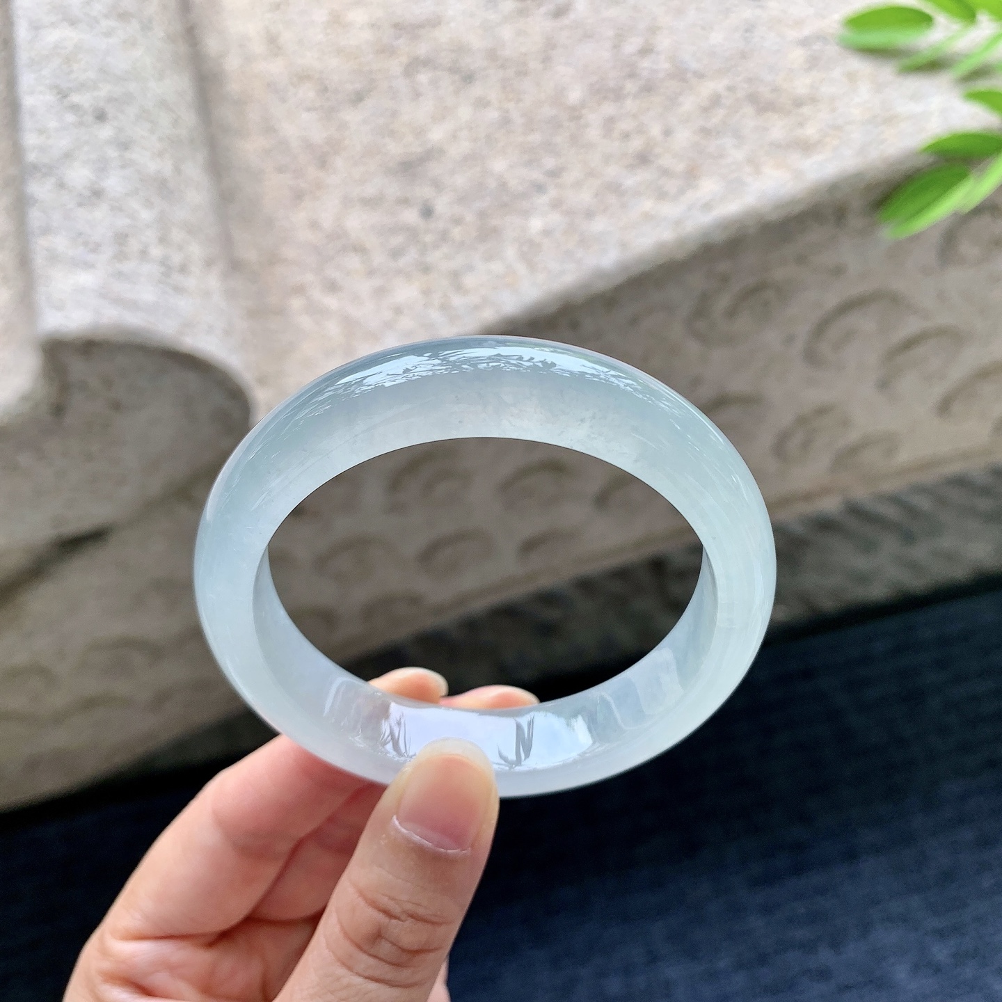 正圈55 56，圈口56/12.7/8，编码B2080602，冰种，清透，水润，种老，细腻，打灯有絮线