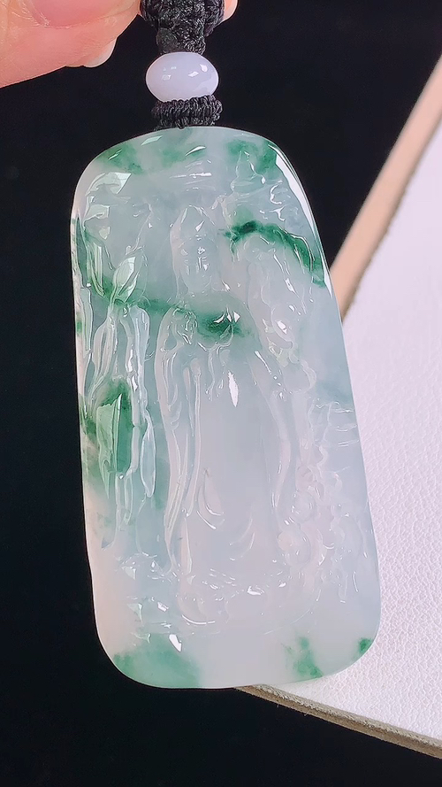 冰飘花观音，无裂，尺寸:57.4-29.8-6.8mm