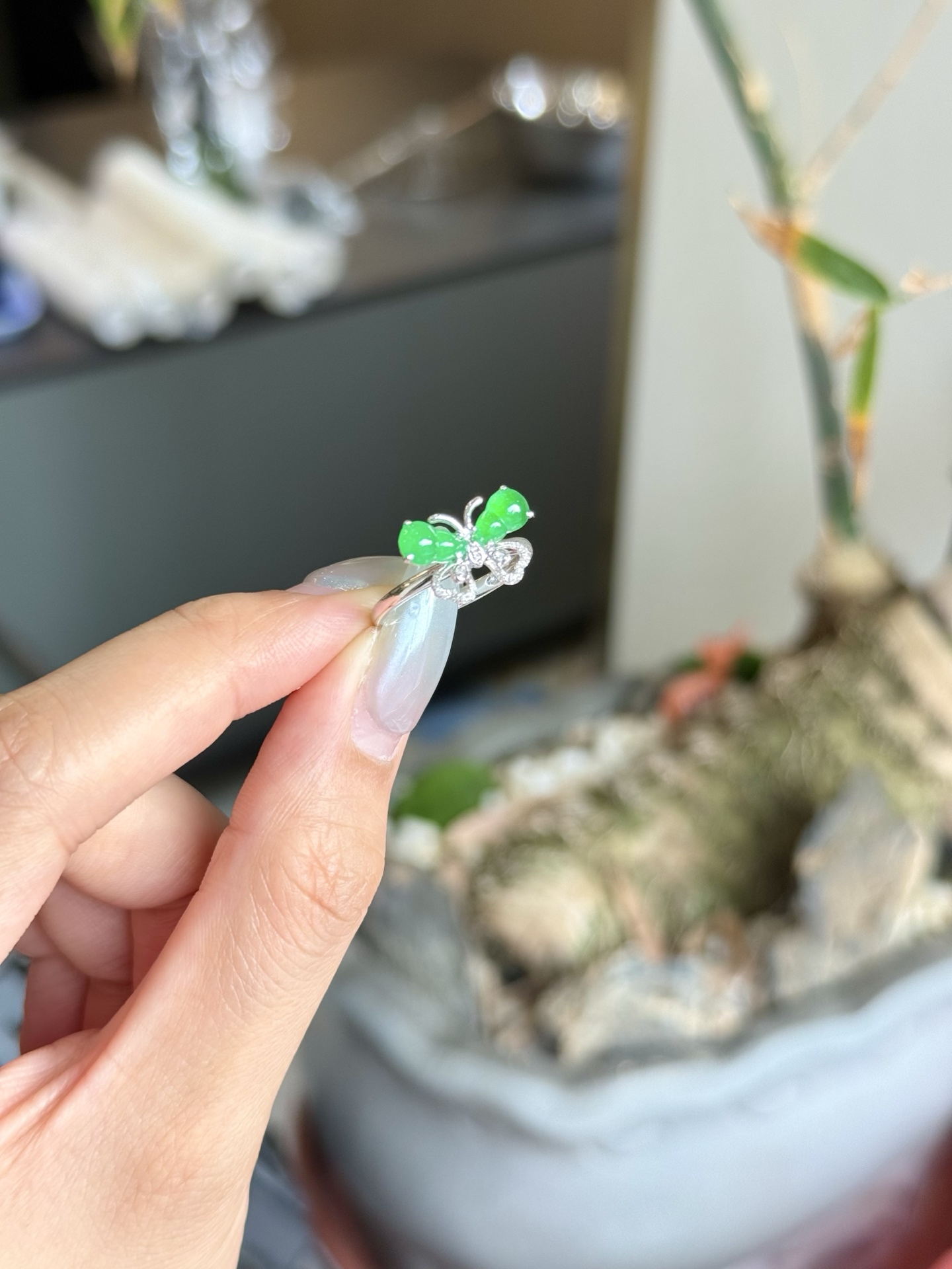 18k镶嵌冰绿葫芦戒指 饱满精美 浓郁底色 尺寸裸石7-4.8-2戒圈15【LYH0723】