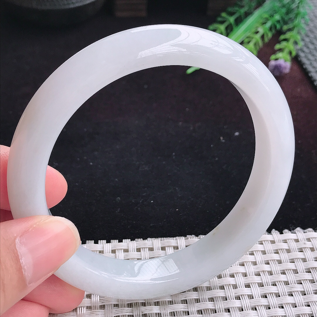 实拍A货翡翠64/12.6/9.2大圈口老坑温润白月光手镯宽边玉镯平安镯百搭