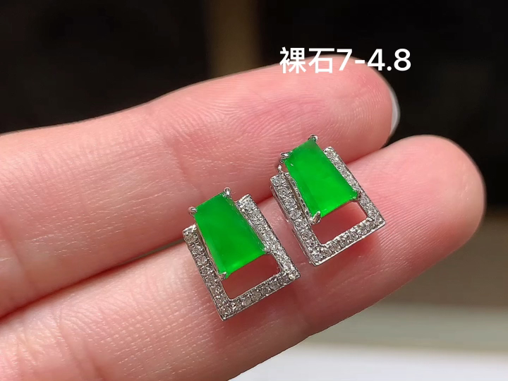 ️18K 冰绿无事牌耳钉 无裂，尺寸，7-4.8