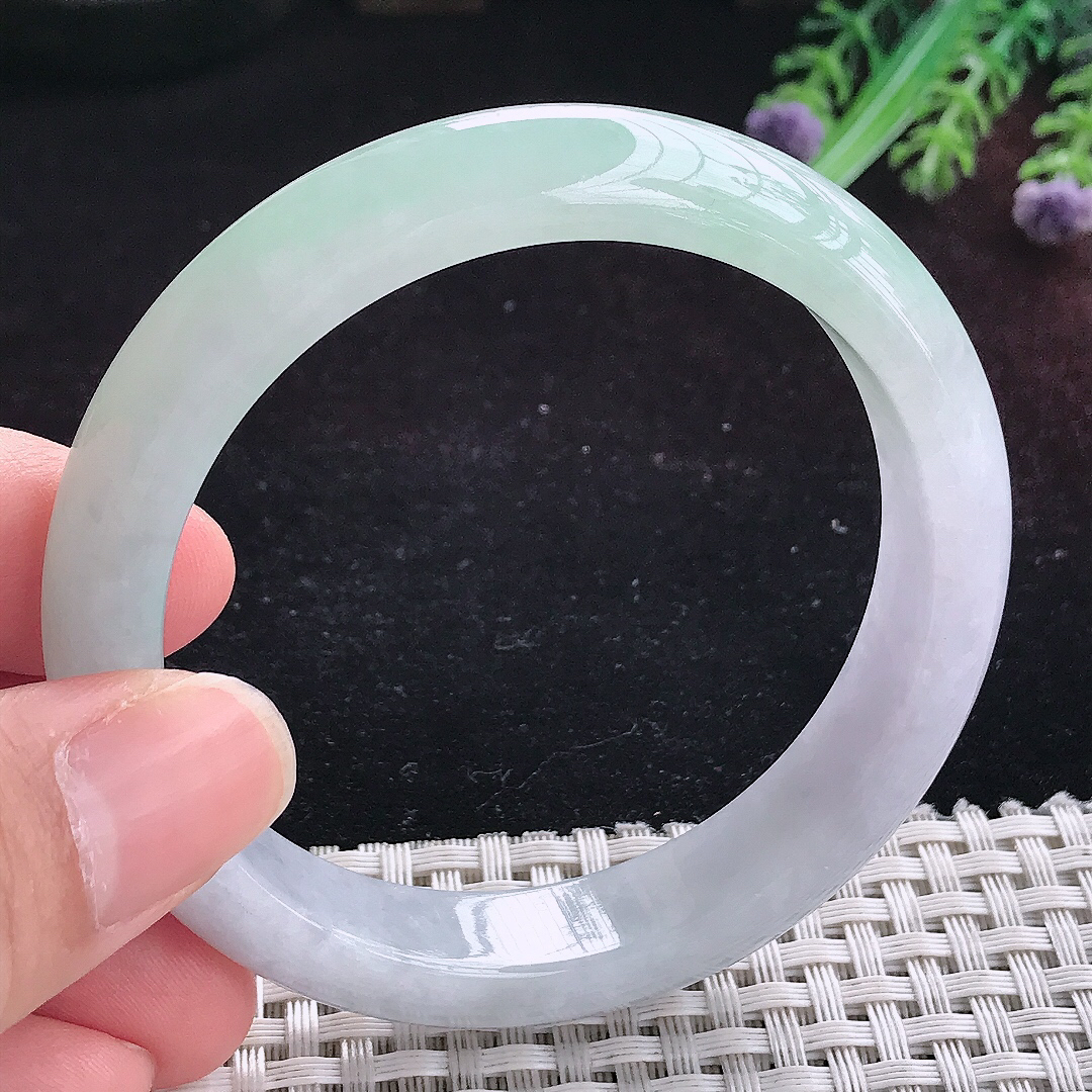 实拍A货翡翠56/12.2/8老坑秀气冰润晴底手镯宽边玉镯平安镯百搭
