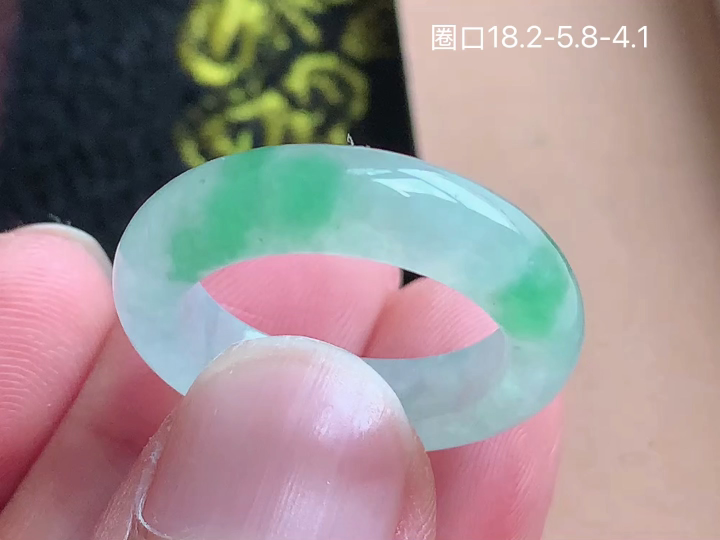 冰飘花戒圈，无裂，尺寸18.2-5.8-4.1