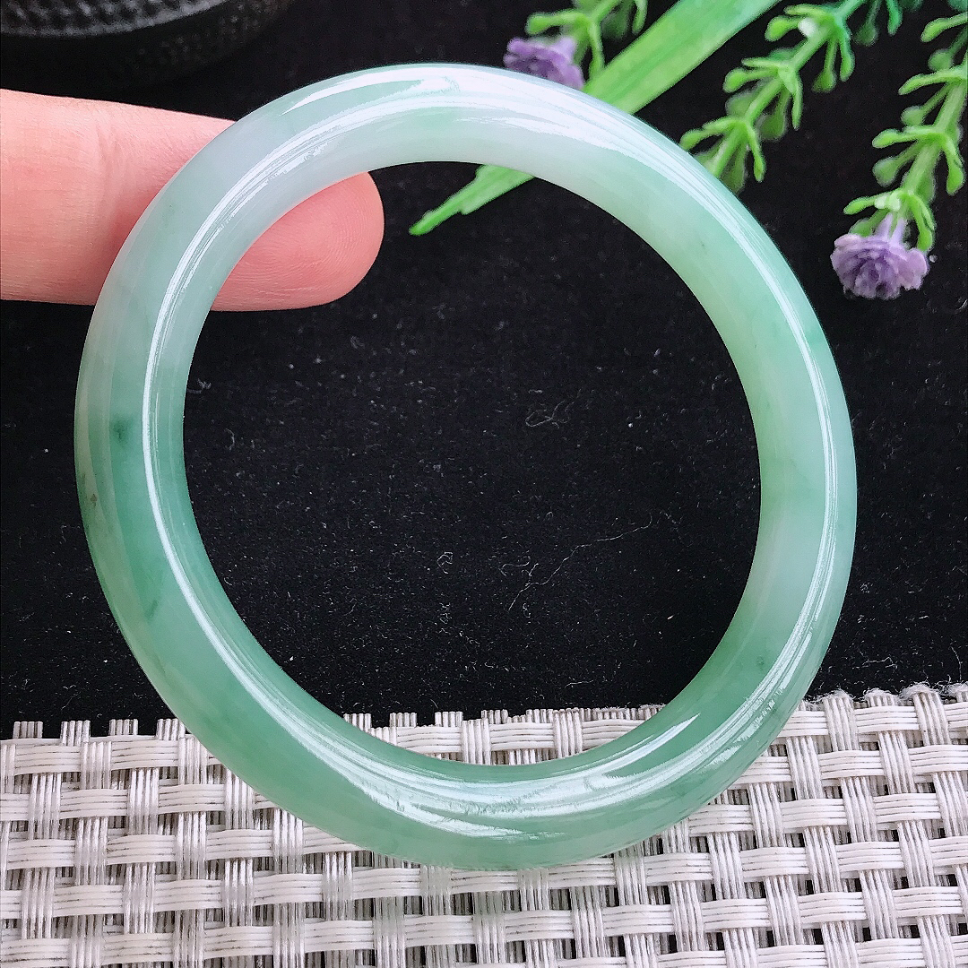 实拍A货翡翠53.5/8.6/8.5老坑冰润起胶飘花圆条手镯玉镯平安镯百搭