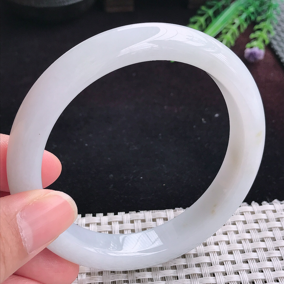 实拍A货翡翠64/12.6/9.2大圈口老坑温润白月光手镯宽边玉镯平安镯百搭