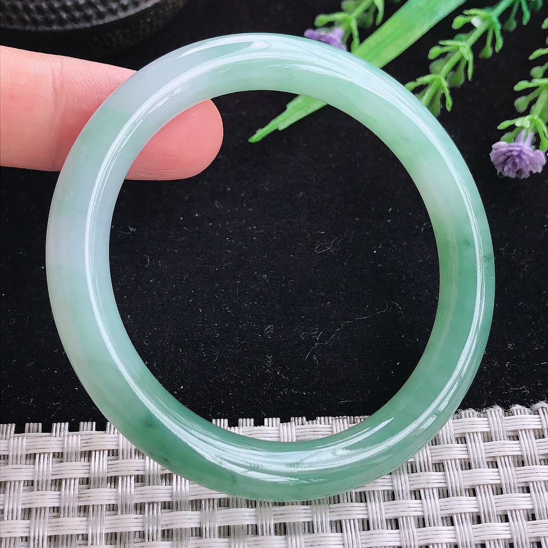 实拍A货翡翠53.5/8.6/8.5老坑冰润起胶飘花圆条手镯玉镯平安镯百搭