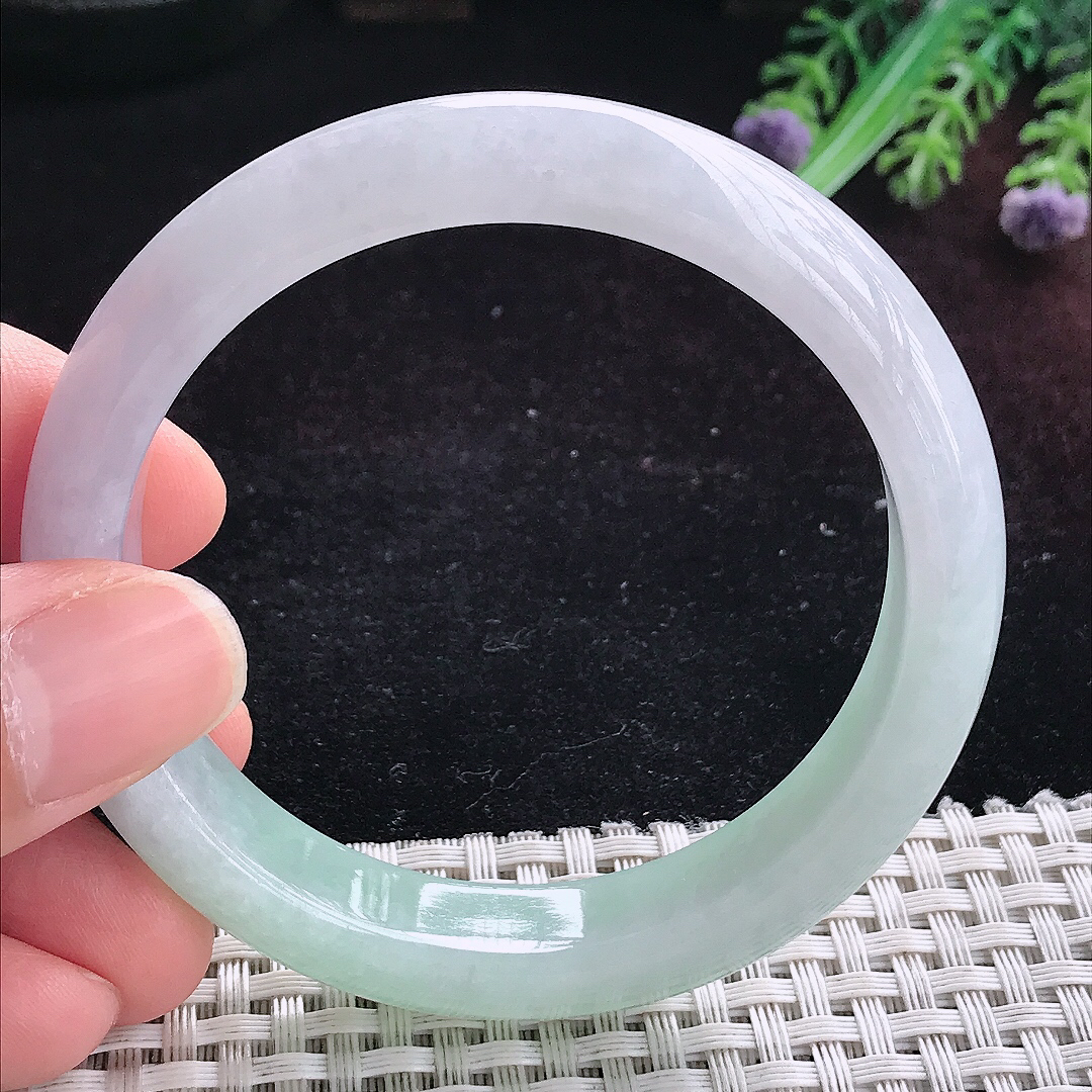 实拍A货翡翠56/12.2/8老坑秀气冰润晴底手镯宽边玉镯平安镯百搭