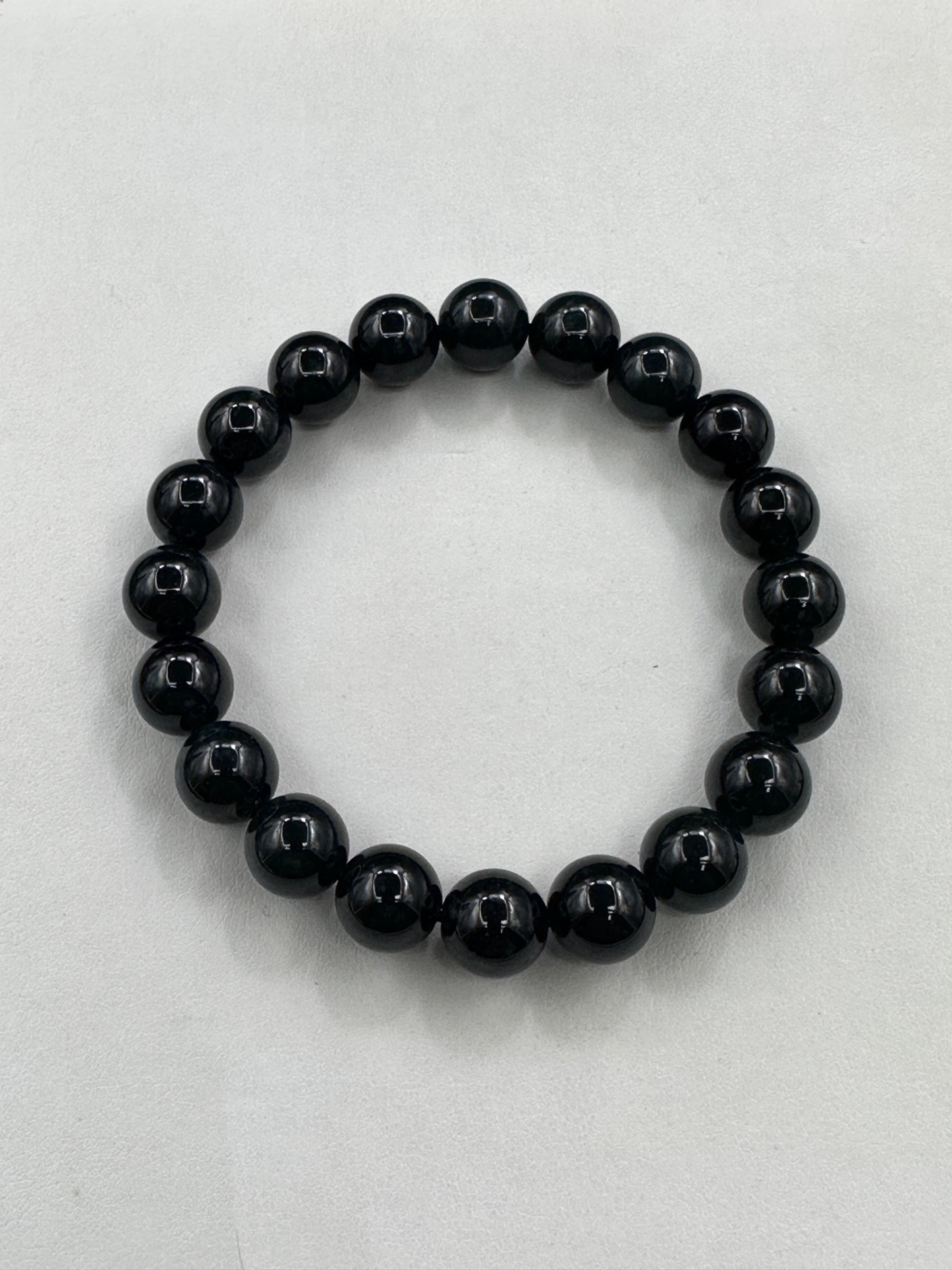 【墨翠手串10mm】老坑冰种   黑度极黑  灯照全透  呈帝王绿  种老起光   底极细腻  圆润饱满