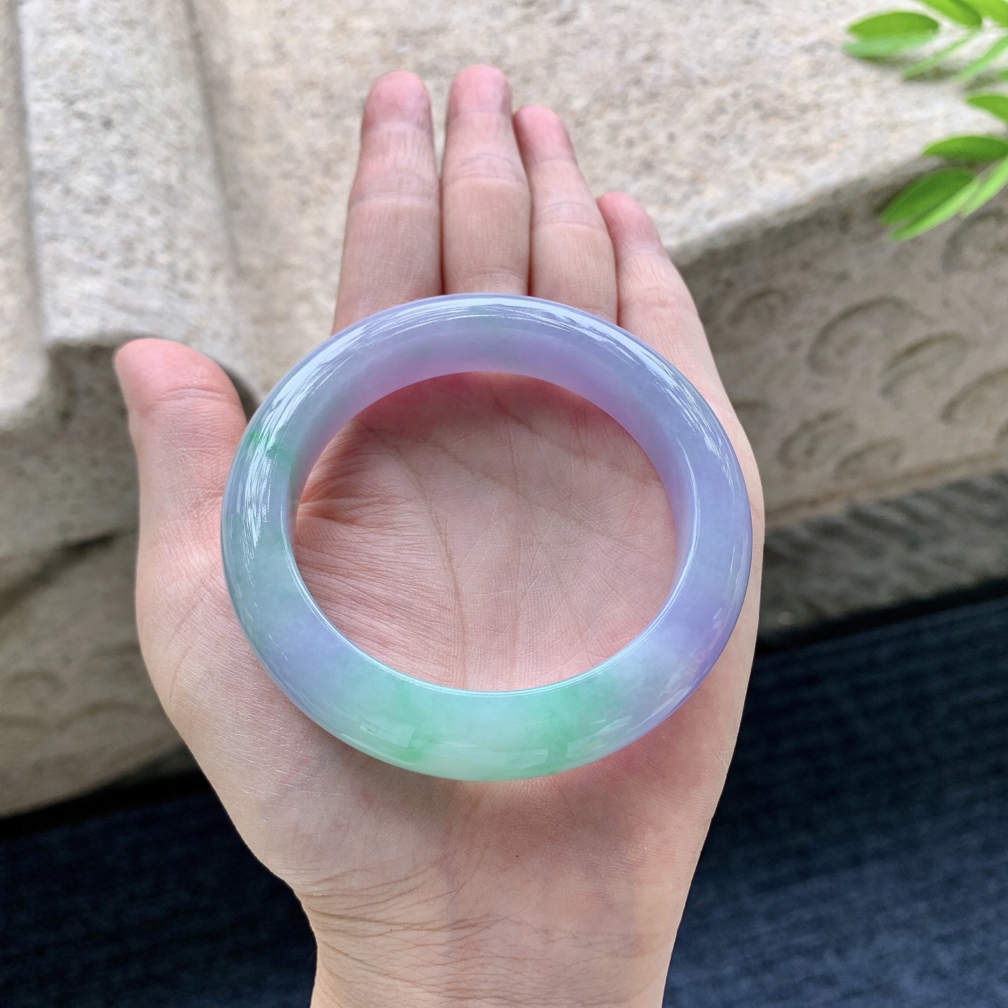 正圈51 52，圈口52.8/12.2/9，编码FL062692，描述春彩，水润，种老，细腻，有纹线