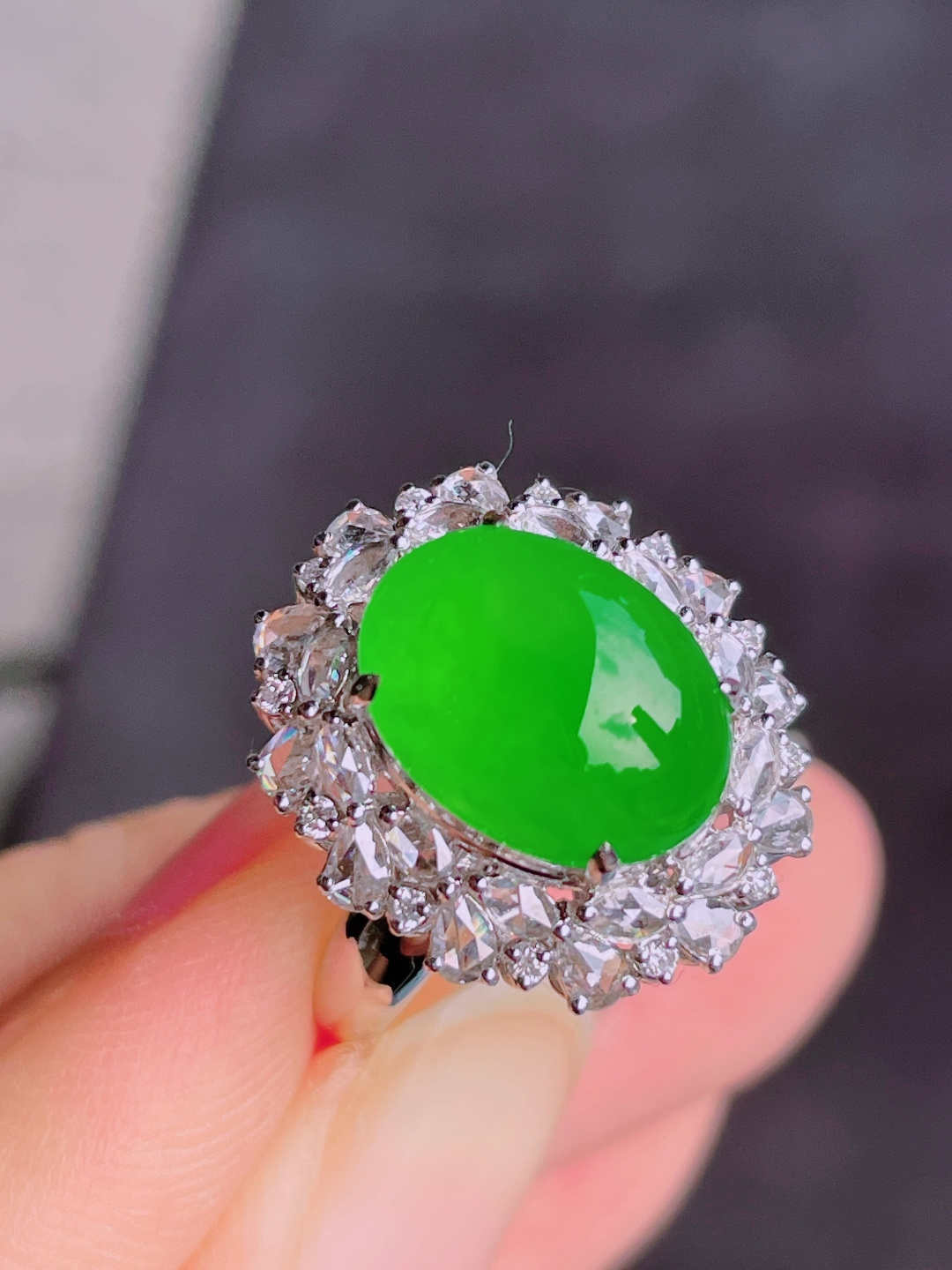 ️高冰绿蛋面戒指 晶莹剔透，新颖时尚，品相，12-9-5