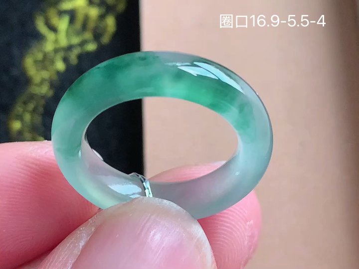 ️冰飘花戒圈无裂，尺寸16.9-5.5-4