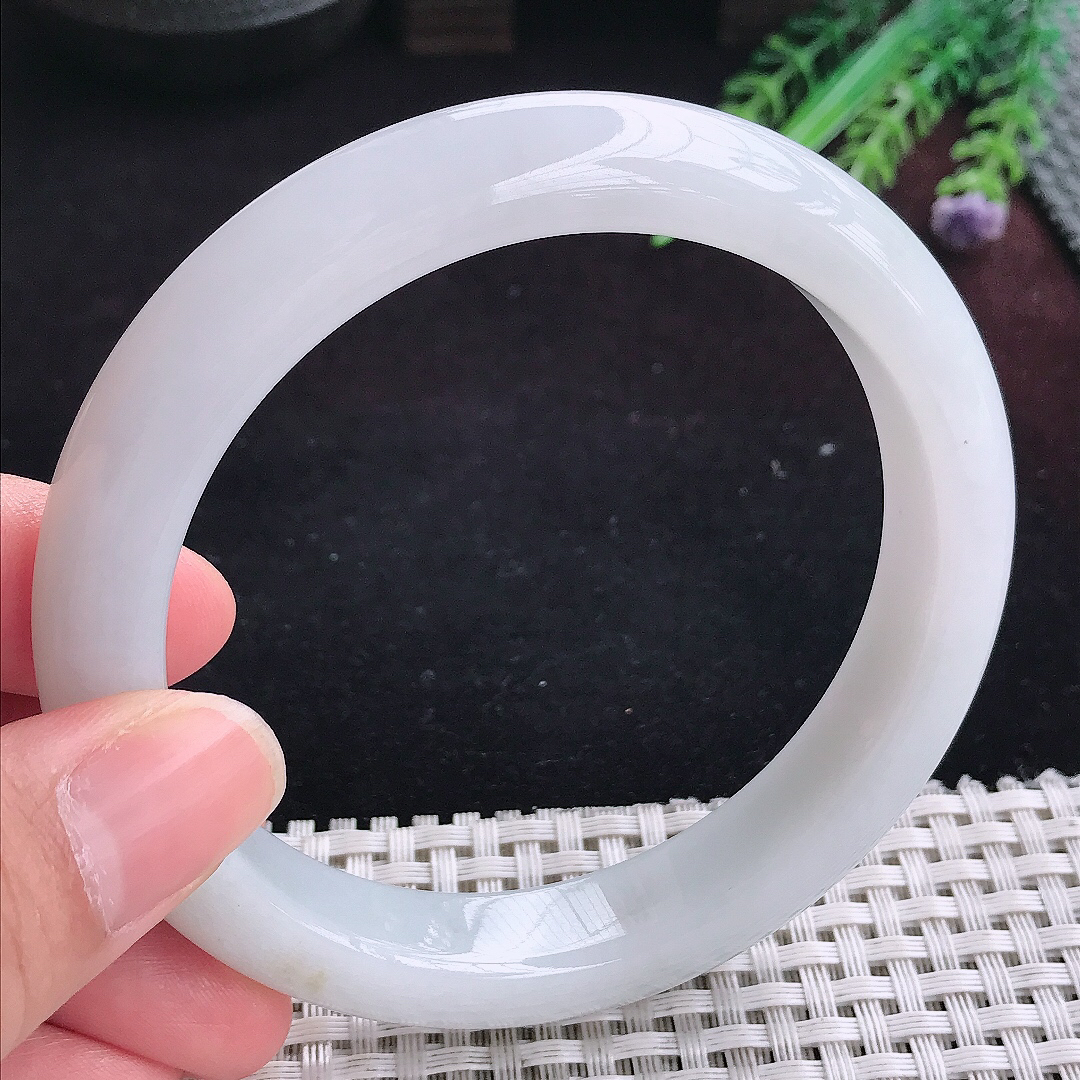实拍A货翡翠64/12.6/9.2大圈口老坑温润白月光手镯宽边玉镯平安镯百搭