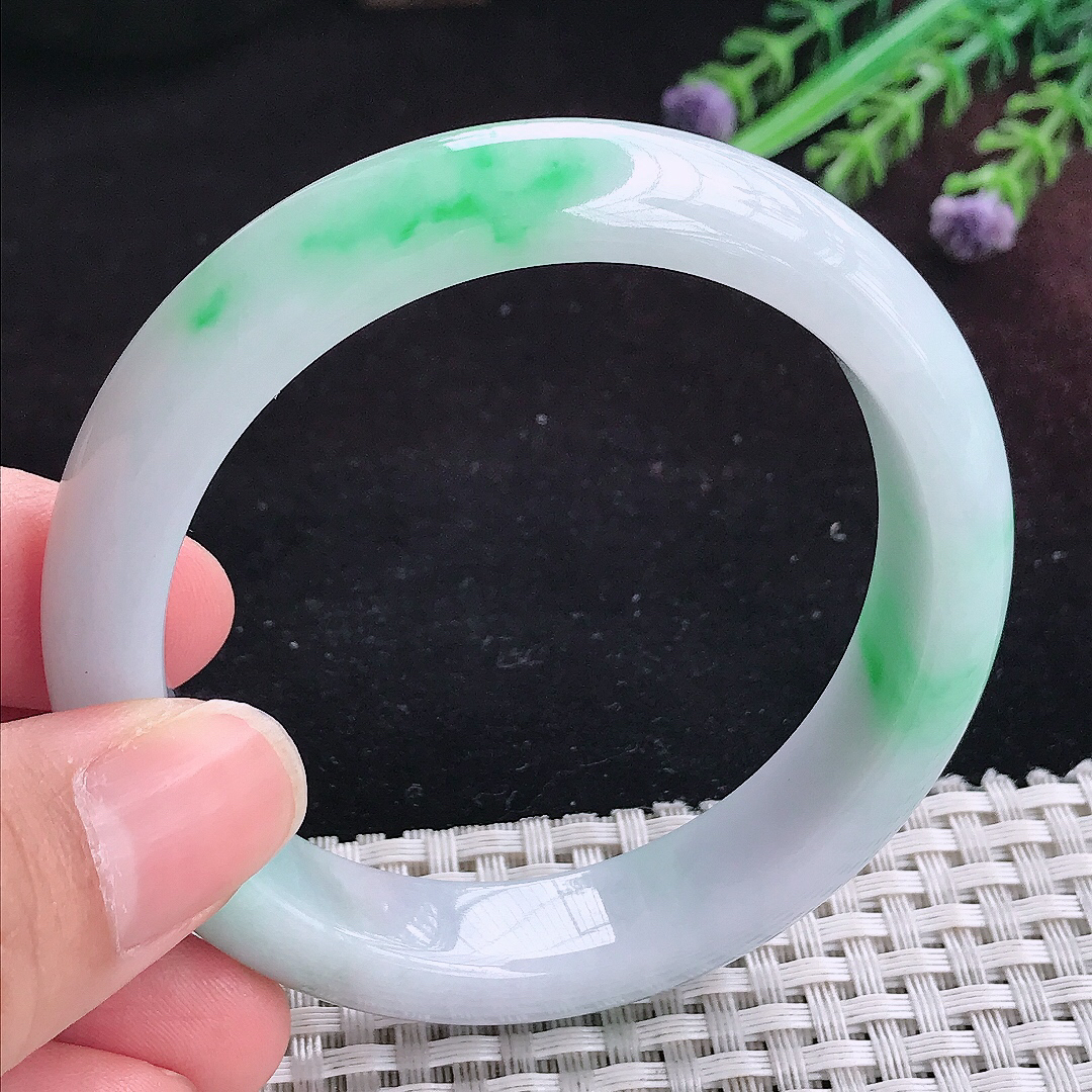 实拍A货翡翠55.5/13.1/8.5老坑温润飘阳绿手镯宽边玉镯平安镯百搭