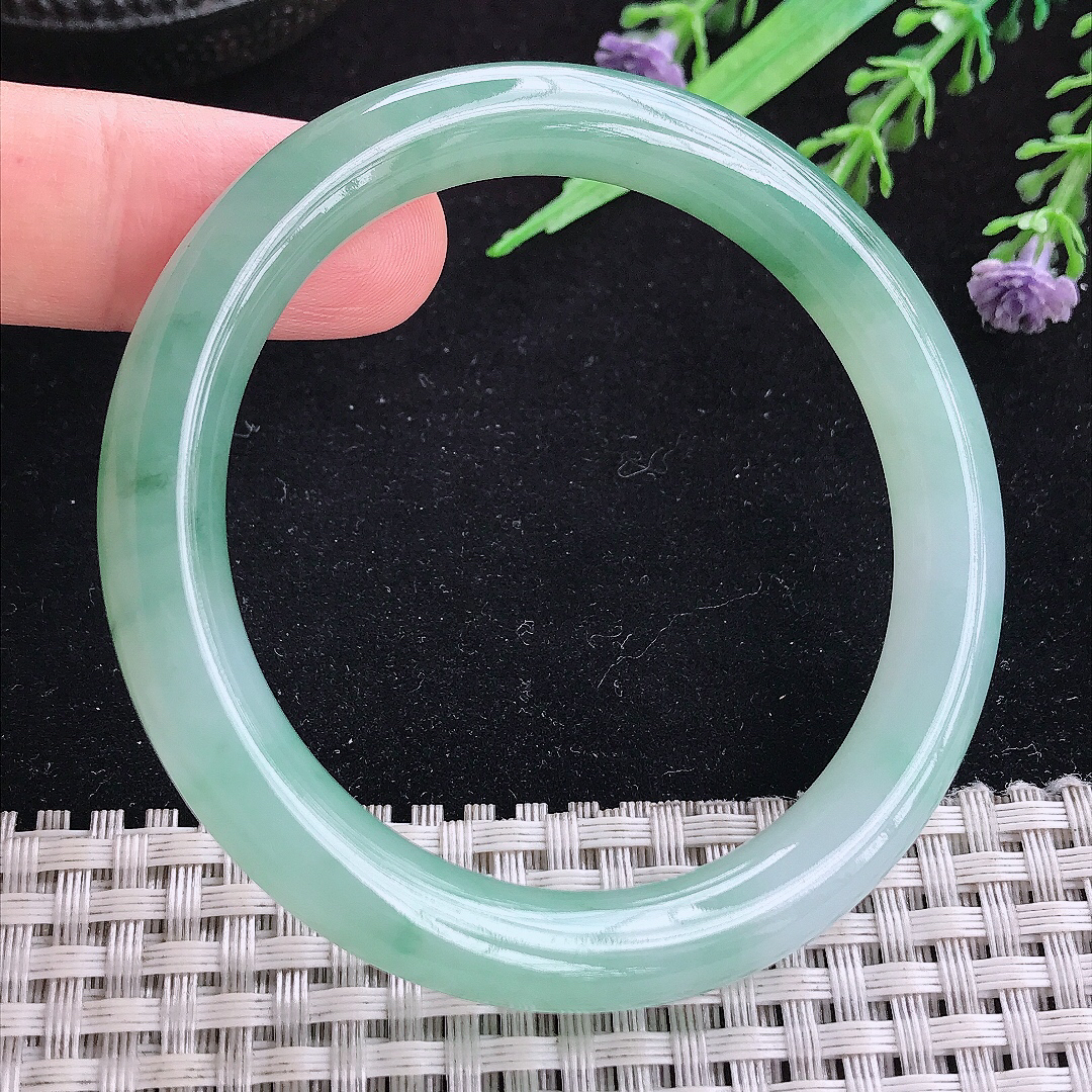 实拍A货翡翠53.5/8.6/8.5老坑冰润起胶飘花圆条手镯玉镯平安镯百搭