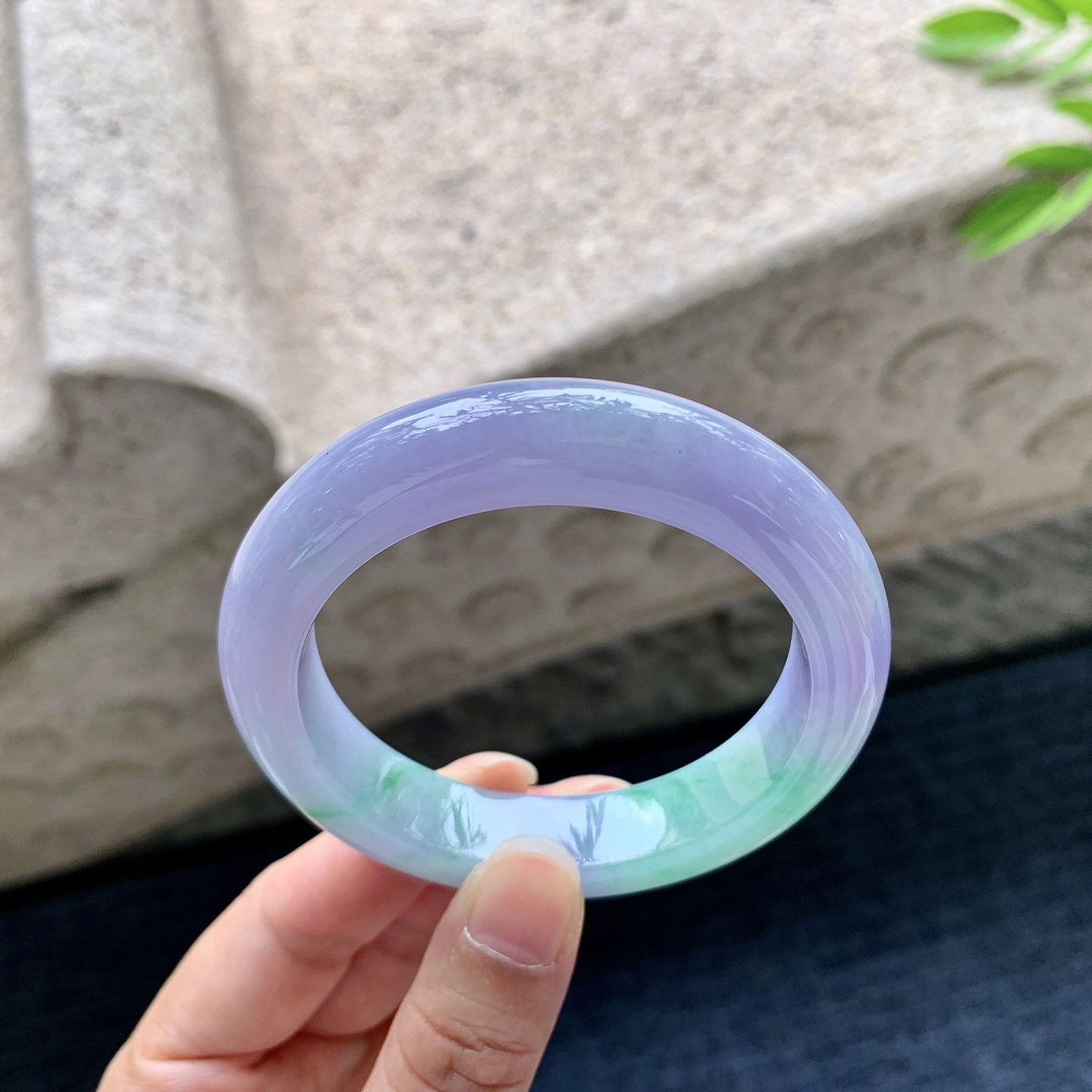 正圈51 52，圈口52.8/12.2/9，编码FL062692，描述春彩，水润，种老，细腻，有纹线