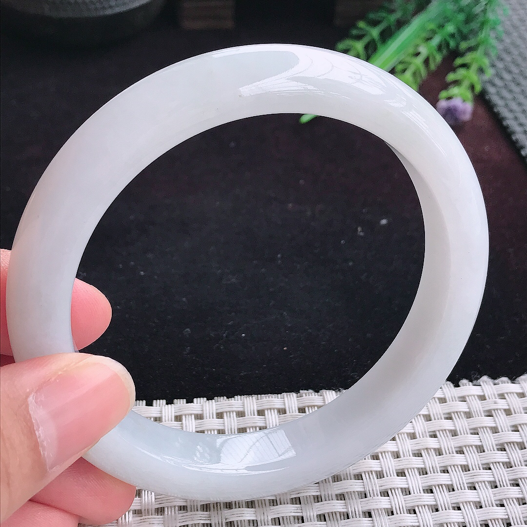 实拍A货翡翠64/12.6/9.2大圈口老坑温润白月光手镯宽边玉镯平安镯百搭