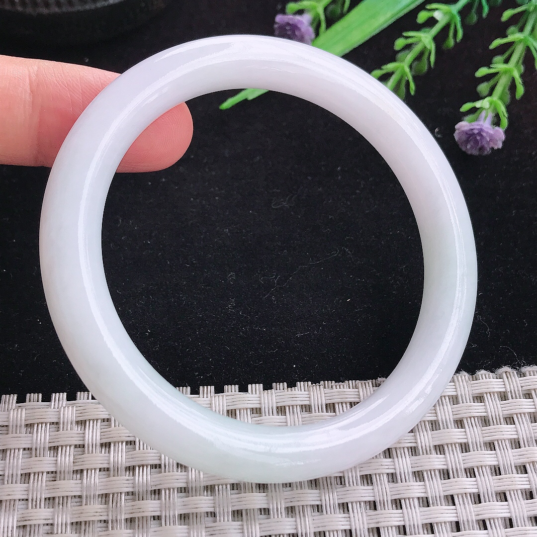 实拍A货翡翠56/8.4/8.6老坑秀气冰润白月光圆条手镯玉镯平安镯百搭