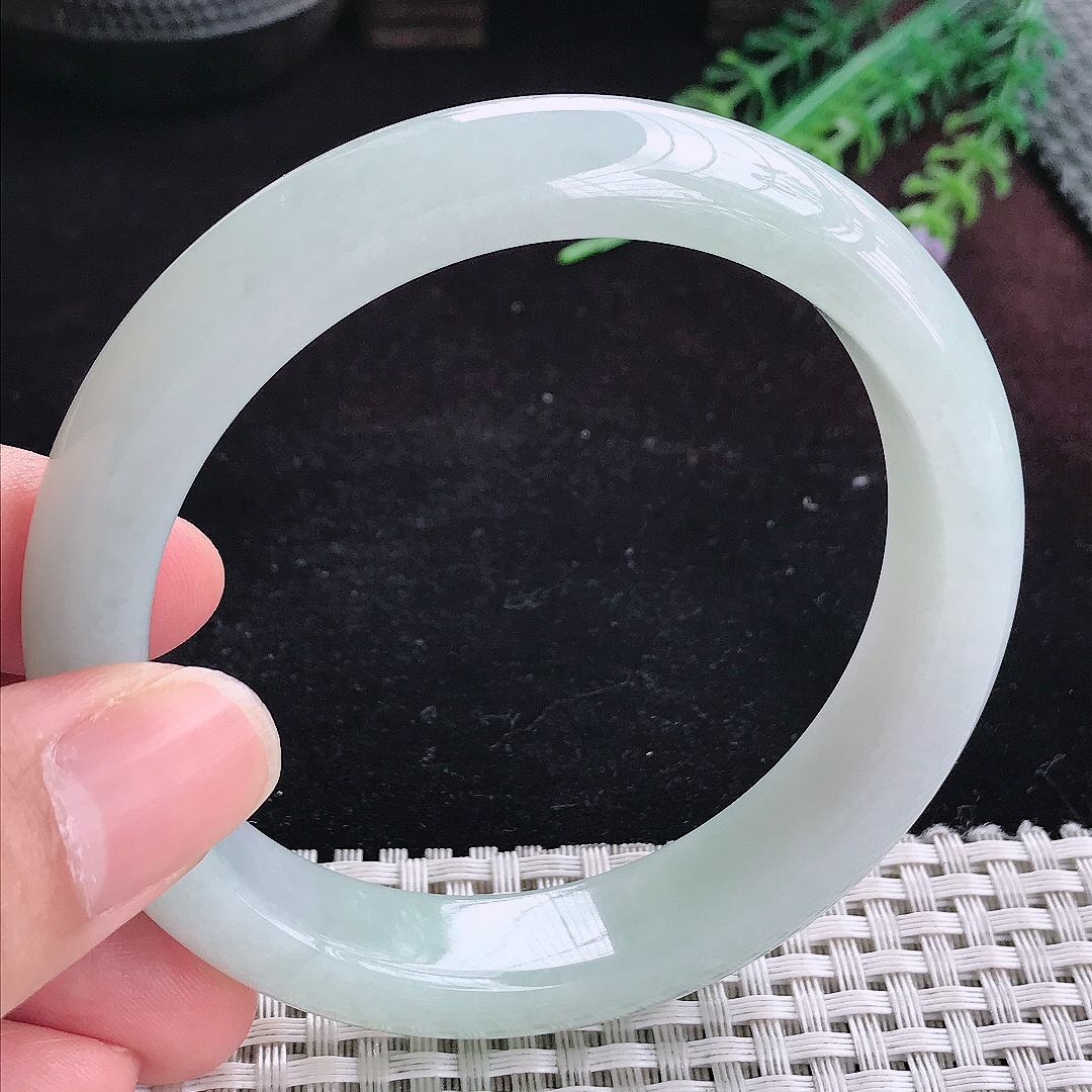 实拍A货翡翠60.5/13.3/8.8大圈口老坑冰润晴底手镯宽边玉镯平安镯百搭